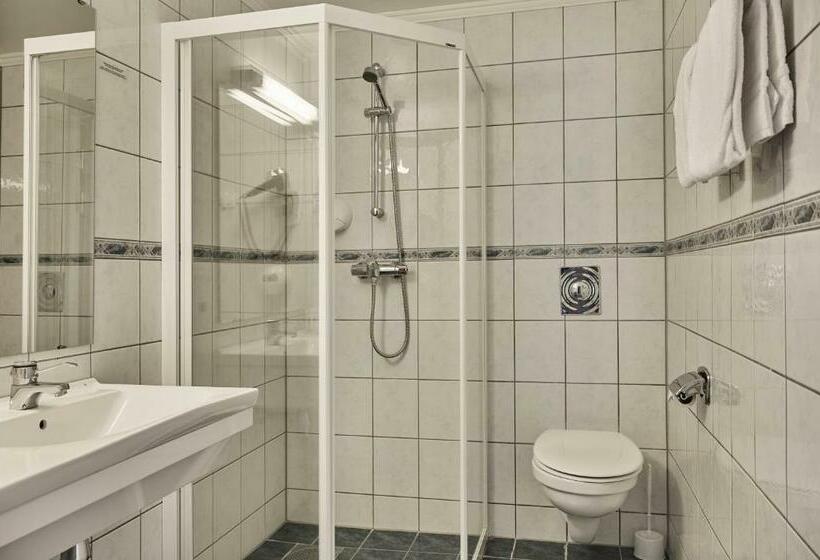 اتاق استاندارد یک نفره, Sola Strand