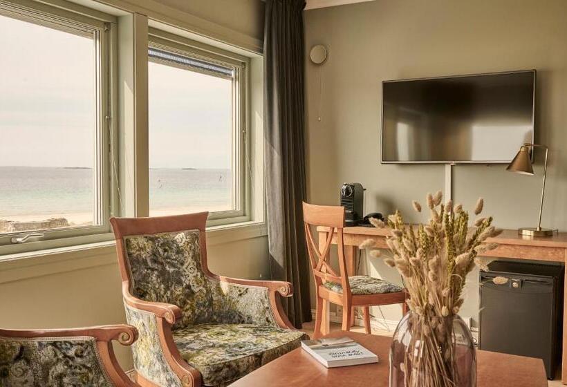 Suite with lake view, Sola Strand