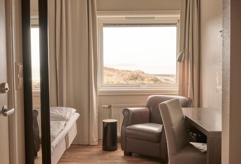 اتاق استاندارد با چشمانداز دریا, Sola Strand