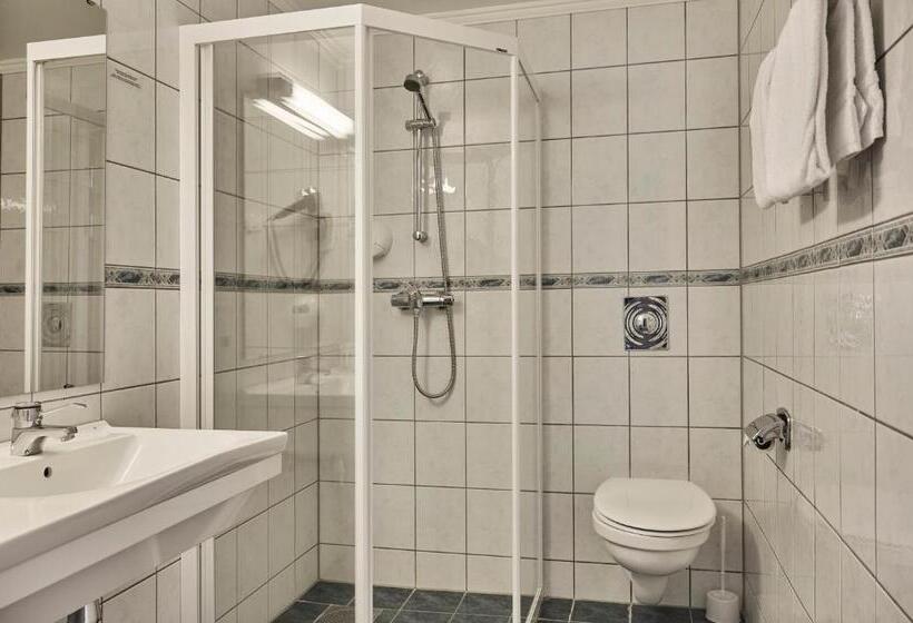 اتاق استاندارد با چشمانداز دریا, Sola Strand