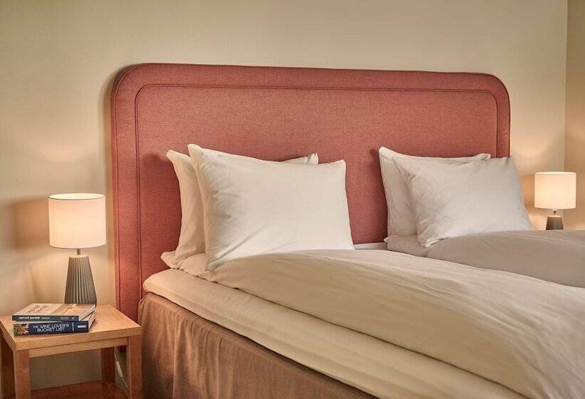 اتاق استاندارد با چشمانداز دریا, Sola Strand