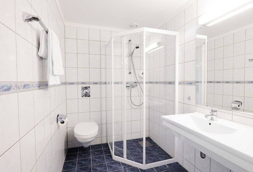 اتاق سوپریور, Sola Strand