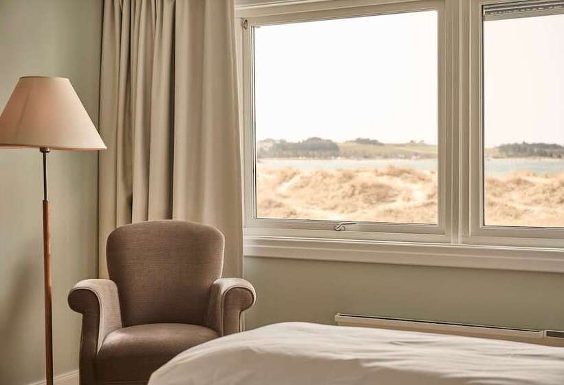 اتاق استاندارد با چشمانداز دریا, Sola Strand