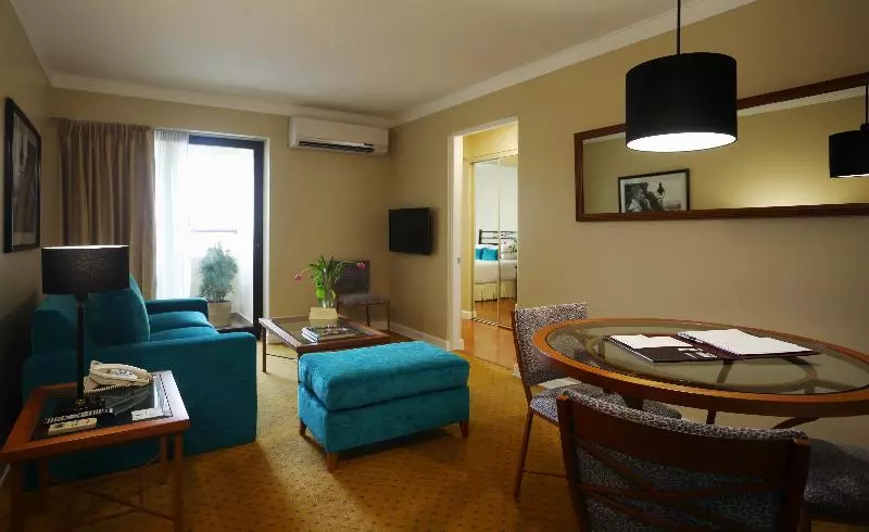 سوییت اجرایی, Radisson  Plaza Del Bosque