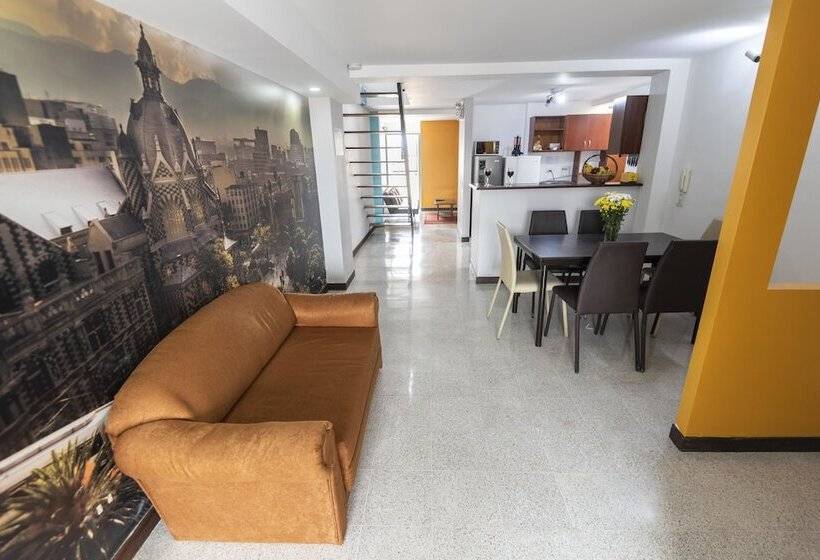 חדר דלוקס עם מרפסת, Poblado Guest House