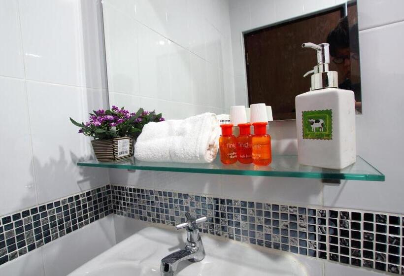 اتاق استاندارد با بالکن, Sri Krungthep