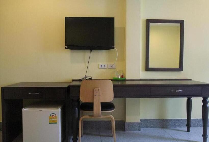 اتاق استاندارد سه نفره, Sri Krungthep