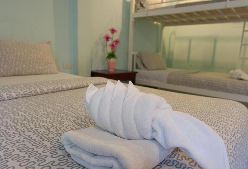 اتاق استاندارد چهار تخته, Sri Krungthep