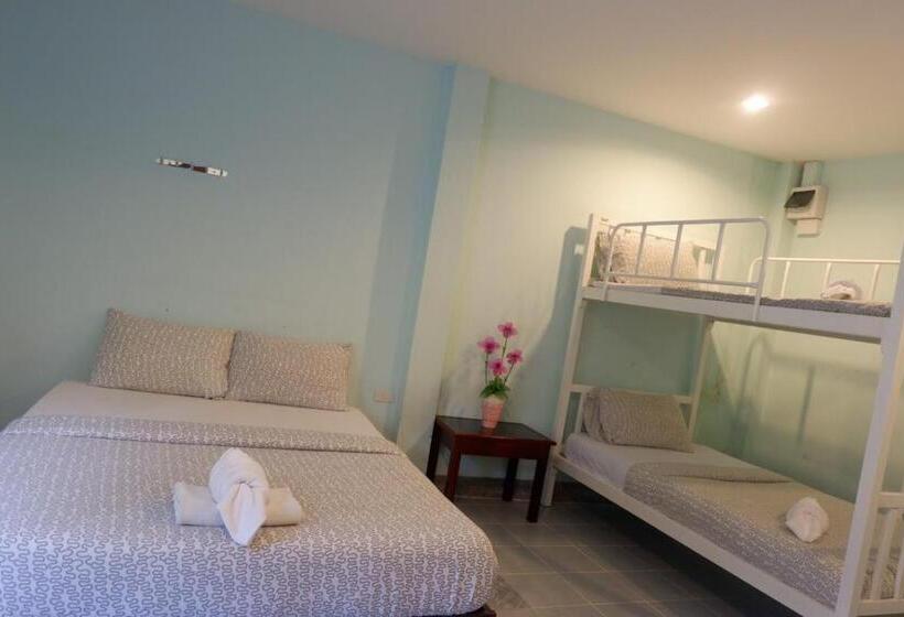 اتاق استاندارد چهار تخته, Sri Krungthep