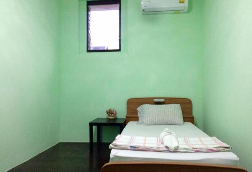 اتاق استاندارد یک تخته با سرویس بهداشتی مشترک, Sri Krungthep