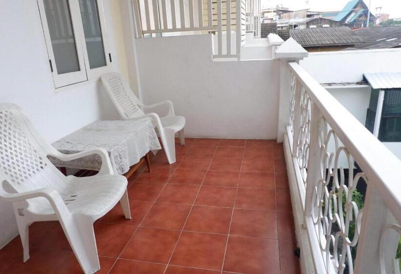 Superior Room with Terrace, Sri Krungthep