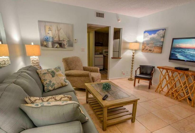 جناح مطلّ علي حمام السباحة, Sea Cliff Motel