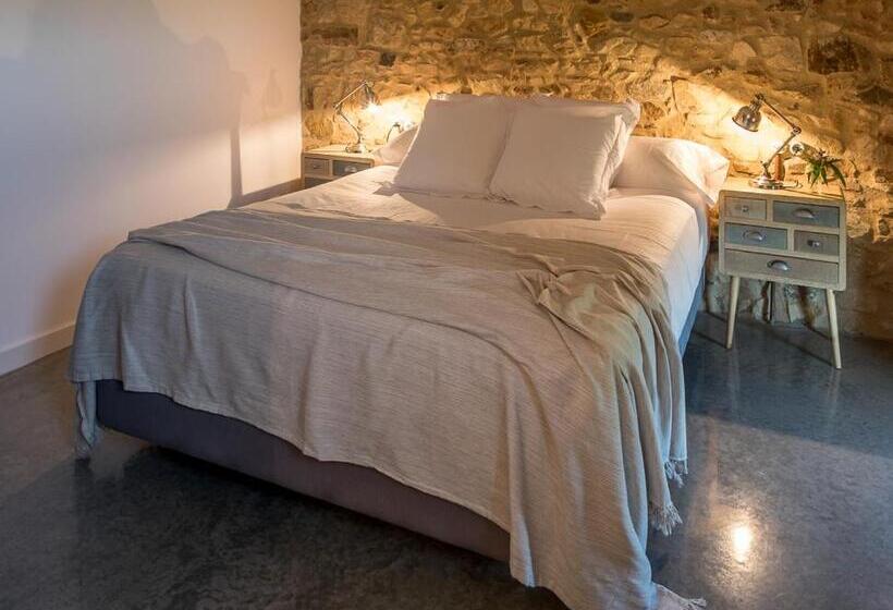 اتاق استاندارد با تخت بزرگ, Can Serrà 1786