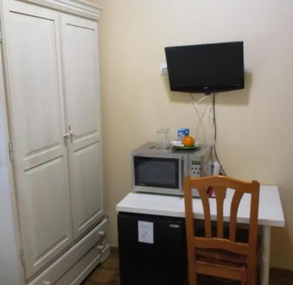 اتاق استاندارد یک نفره, Hostal Becares