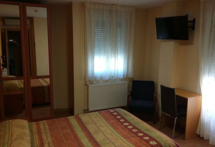 اتاق استاندارد, Hostal Hispanico Ii