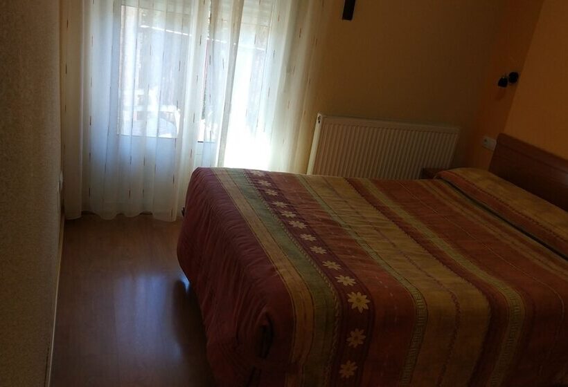 اتاق استاندارد, Hostal Hispanico Ii