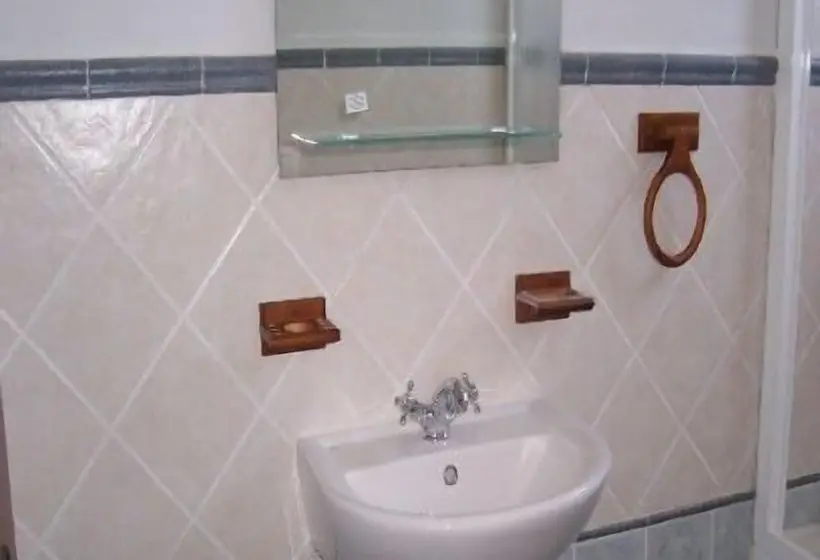 ベーシックトリプルルーム, Hostal Venta De Abajo