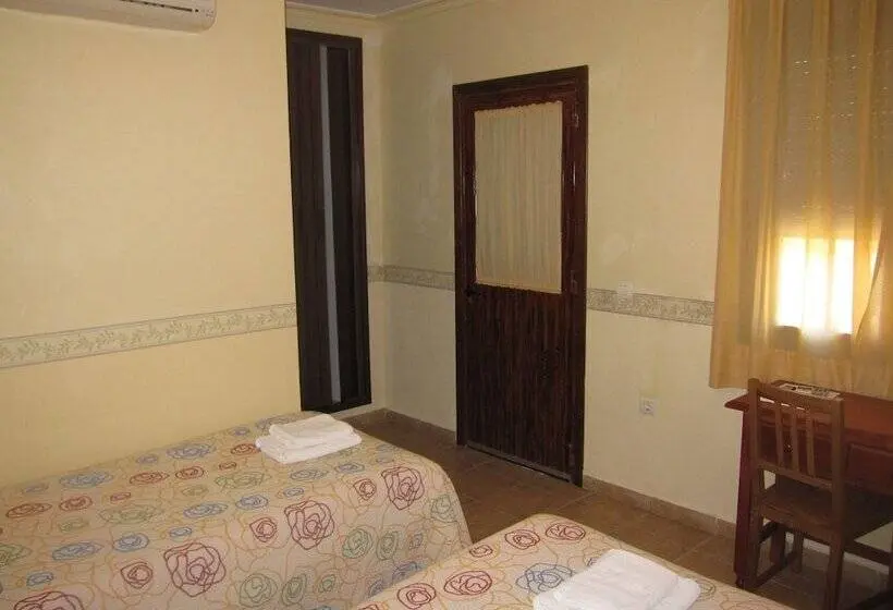 ベーシックトリプルルーム, Hostal Venta De Abajo