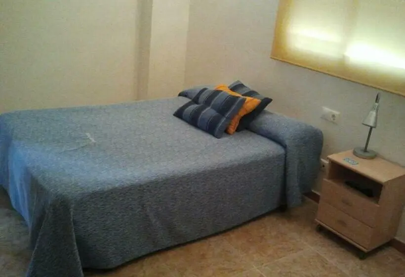 اتاق استاندارد یک نفره, Hostal Arneva Orihuela