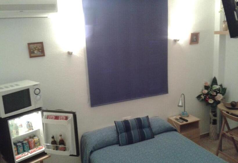 Номер Стандарт, Hostal Arneva Orihuela