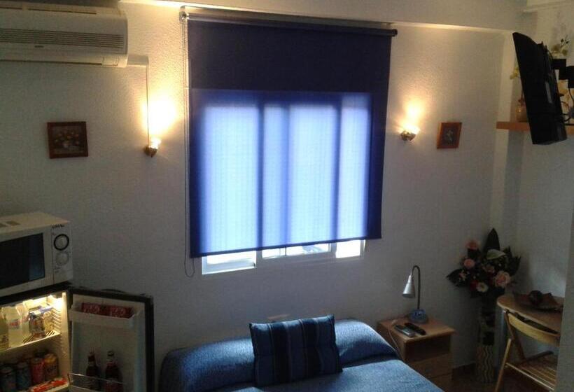 Номер Стандарт, Hostal Arneva Orihuela