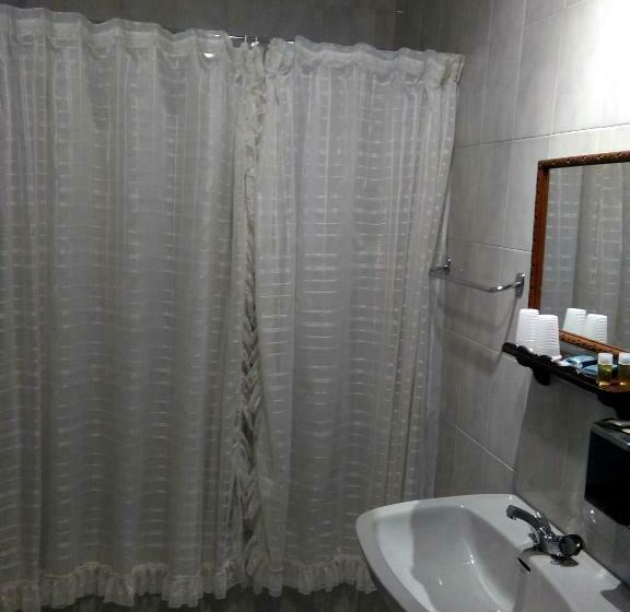 스탠다드 룸, Hostal Meson La Cadena