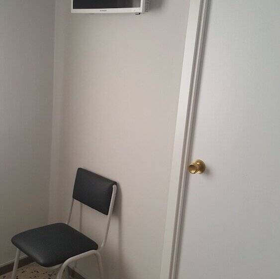 标准单人间, Hostal Can Joanet