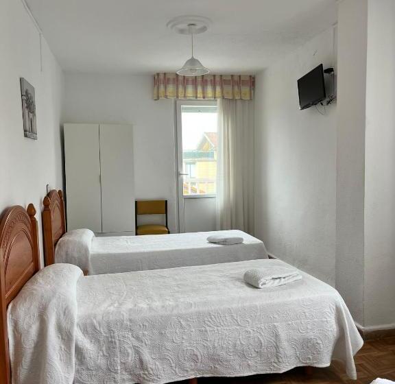 バルコニー付スタンダード4ベッドルーム, Hostería De Somo