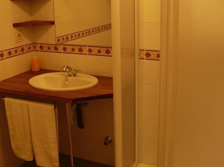 خانه 2 خوابه, Casas Rurales Telecabina Las Catifas