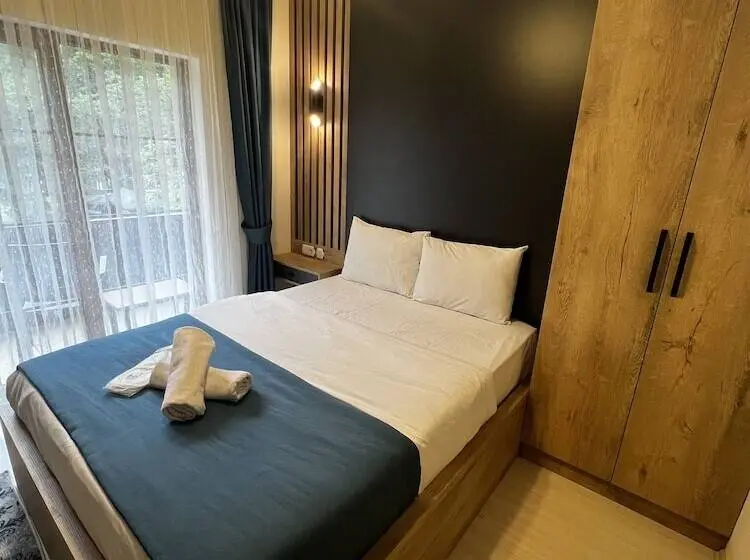 اتاق استاندارد چهار تخته, Mego Suite Otel