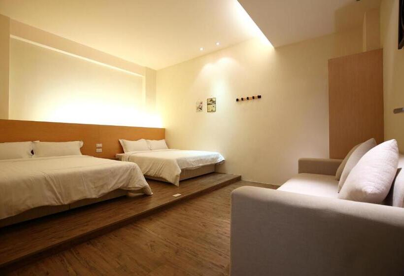 اتاق استاندارد چهار تخته, Richie Homestay