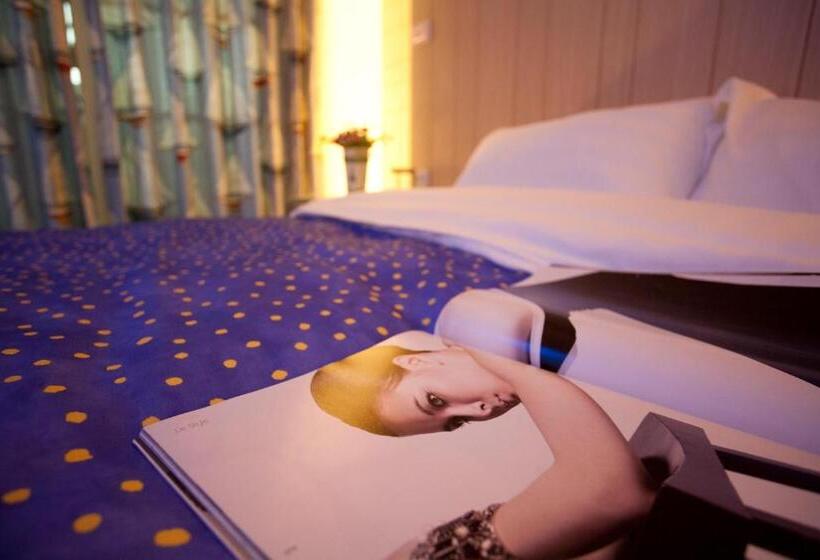 اتاق استاندارد چهار تخته, Richie Homestay