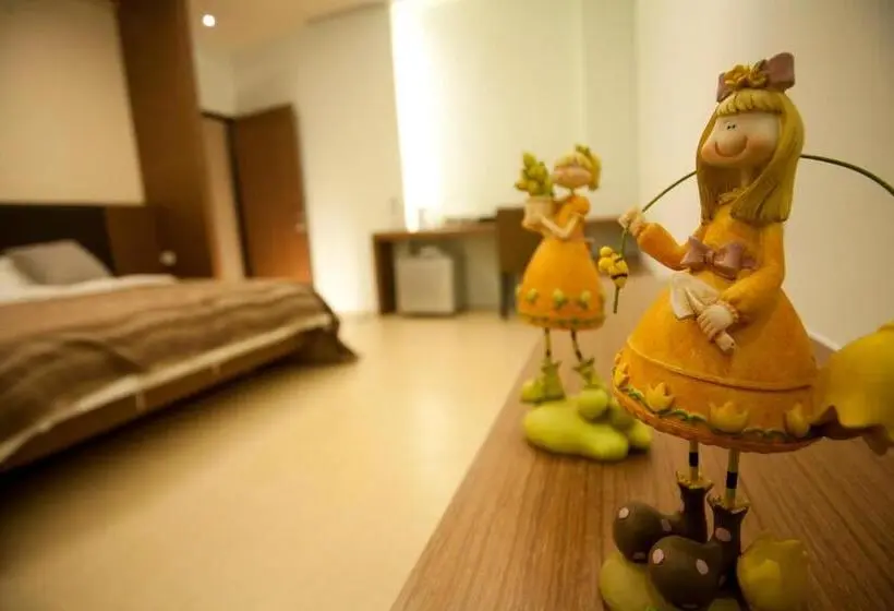سوییت خانوادگی, Richie Homestay