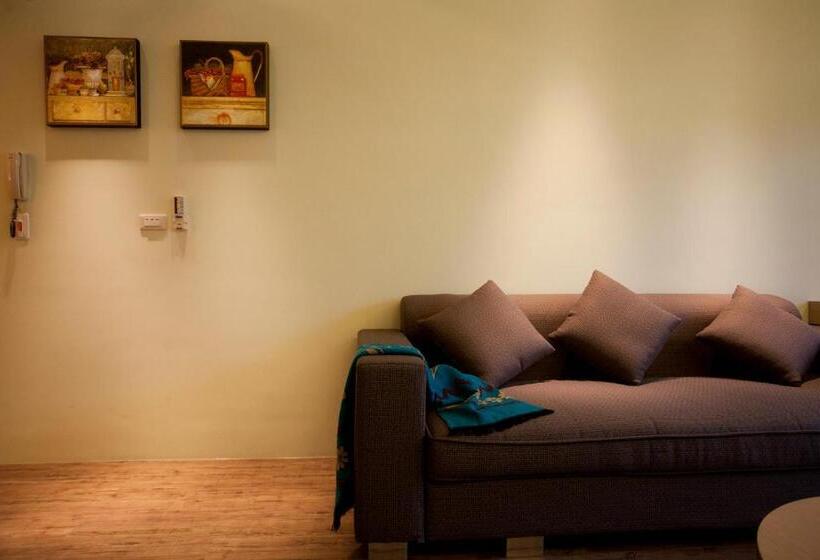 سوییت خانوادگی, Richie Homestay