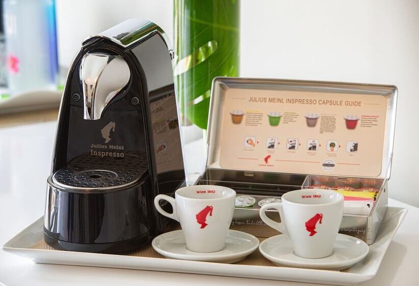 디럭스 스위트 킹 침대, The Delaney