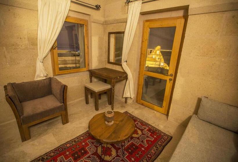 غرفة عائلية, Helike Cave Suites