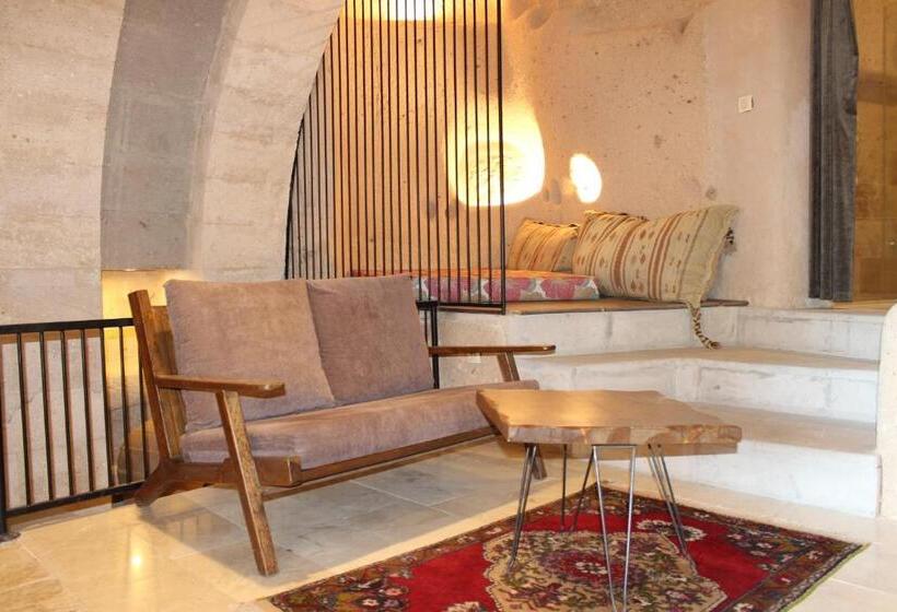 جناح سوبيريور, Helike Cave Suites