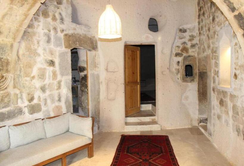 جناح سرير كينج, Helike Cave Suites