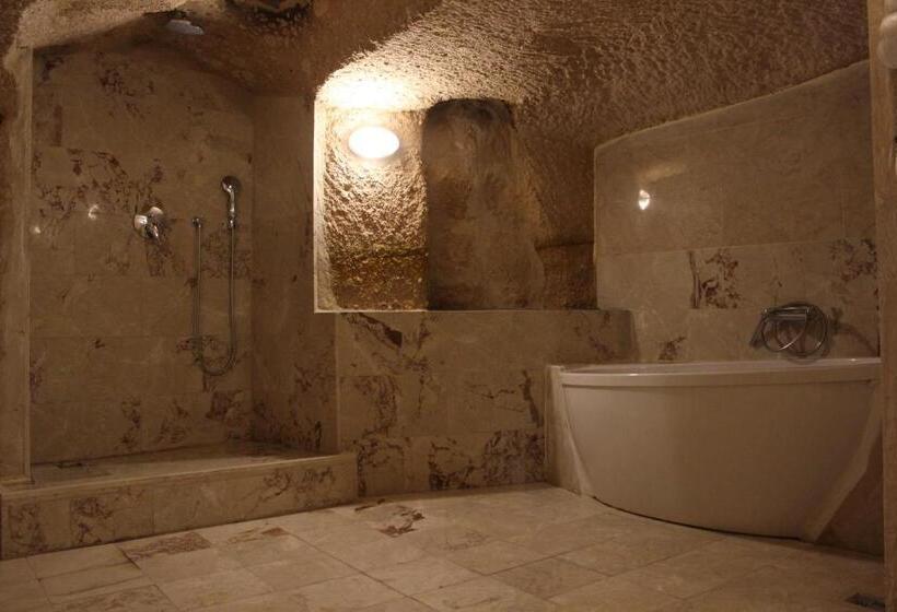 جناح سوبيريور, Helike Cave Suites