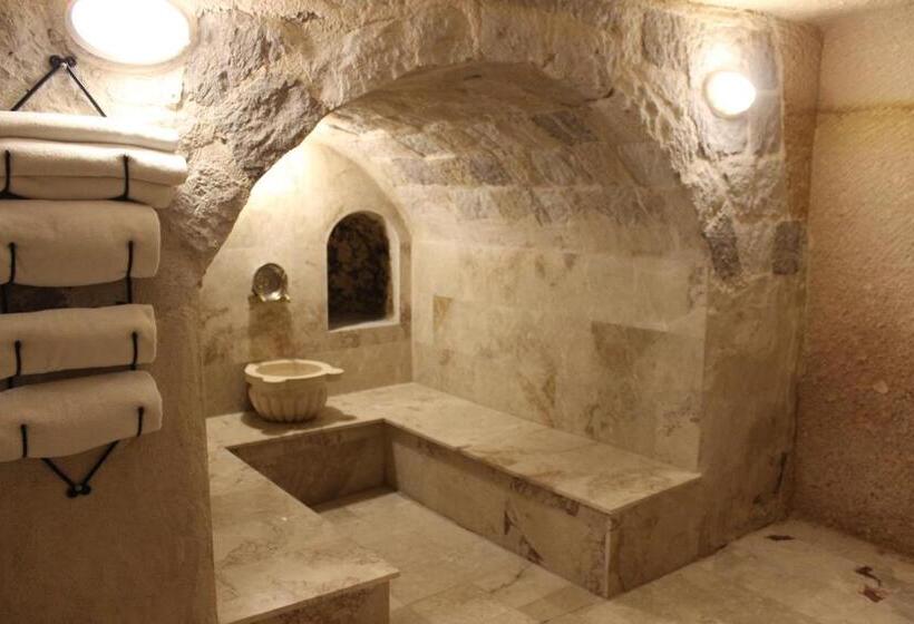 جناح سوبيريور, Helike Cave Suites