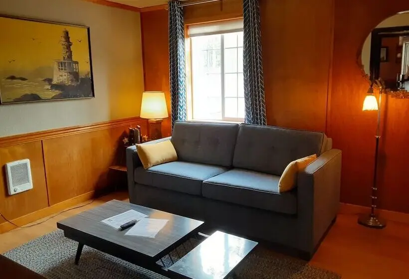 Perhehuone, Anchor Inn Resort