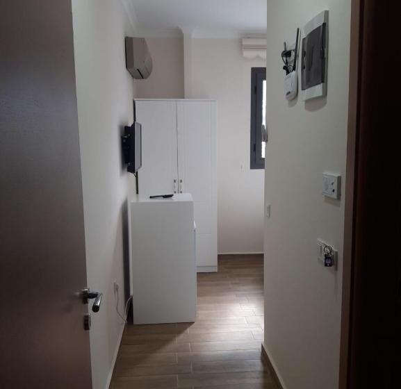 חדר סטודיו סטנדרד, Arti̇m Apart