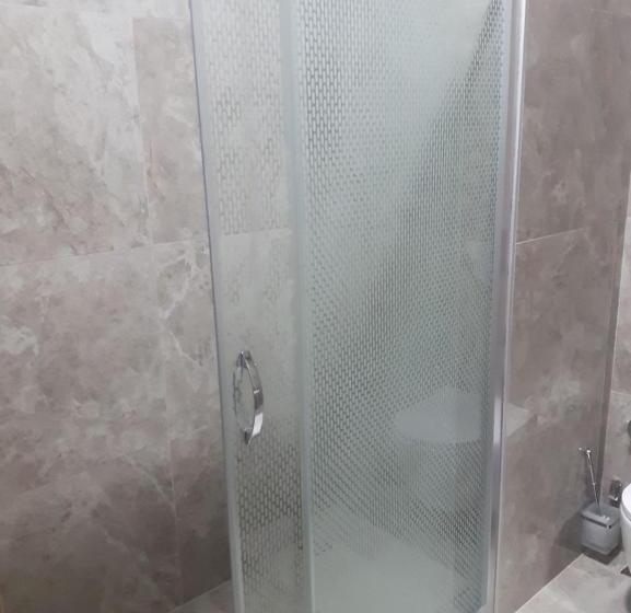 חדר סטודיו סטנדרד, Arti̇m Apart