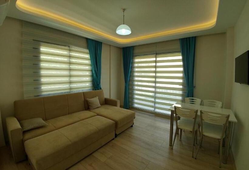 דירה בת חדר שינה 1 עם מרפסת, Arti̇m Apart