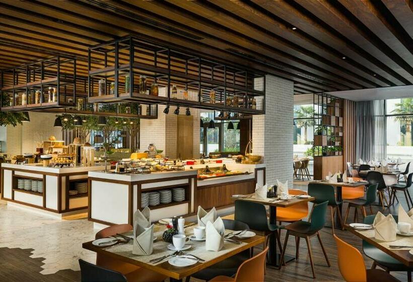 اتاق استاندارد با تخت بزرگ, Millennium Al Barsha