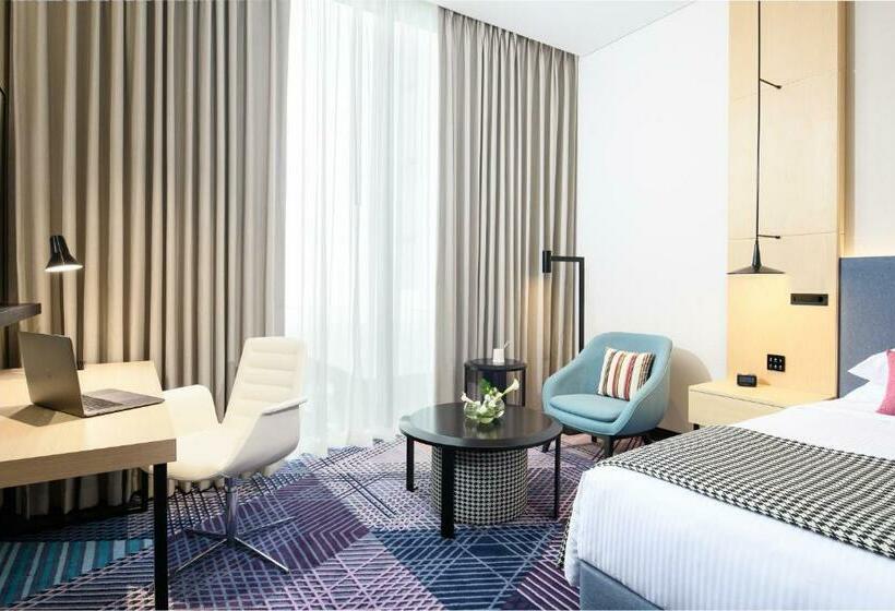 اتاق استاندارد با تخت بزرگ, Millennium Al Barsha