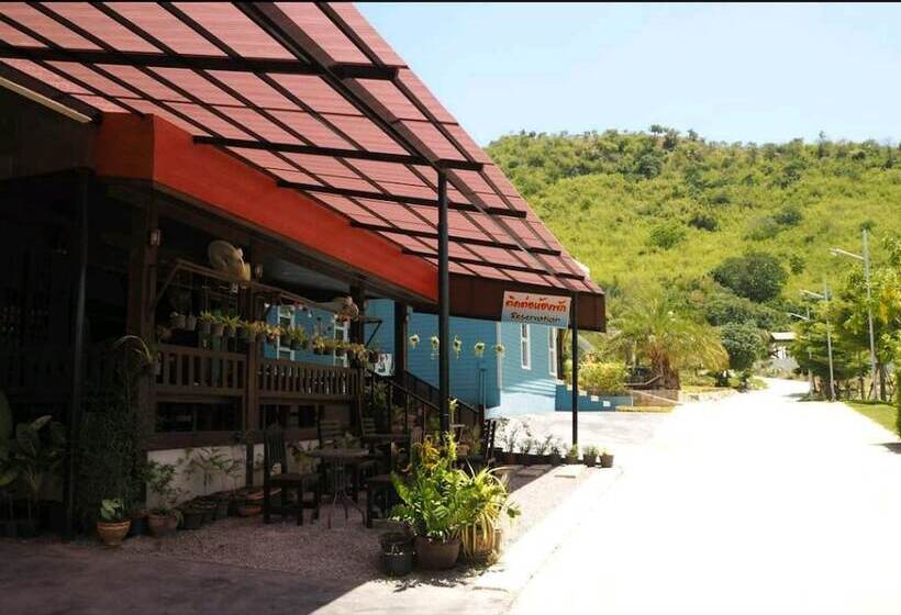 Medencére Néző Standard Szoba, Mountain View Resort