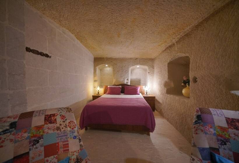 سوییت خانوادگی, Salkım Cave House