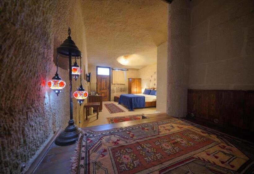 标准三人间, Salkım Cave House