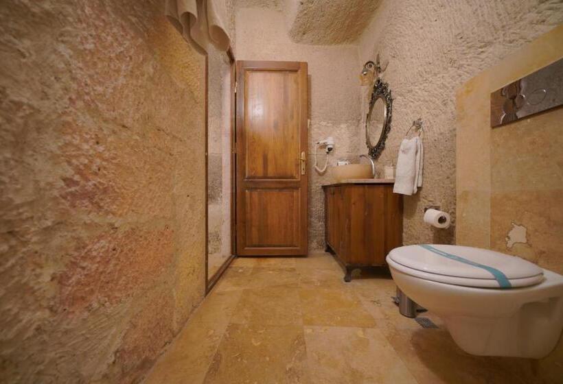 家庭交流房, Salkım Cave House